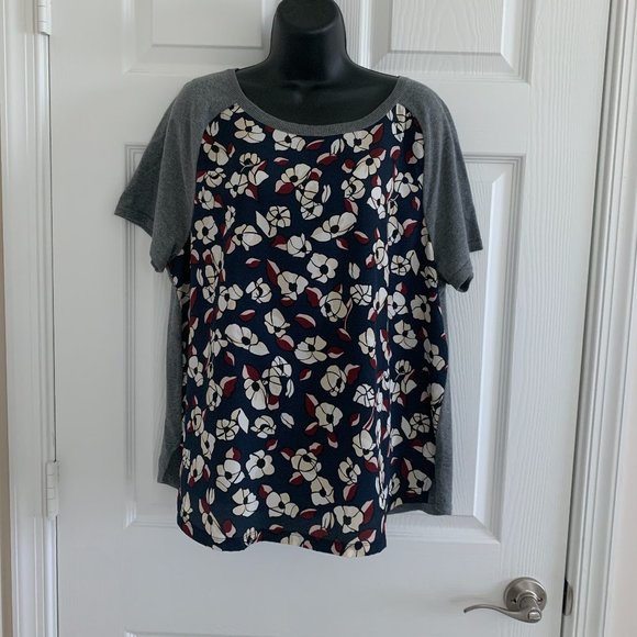 Ann Taylor Women´s Top Blouse, Size L - Picture 3 of 12